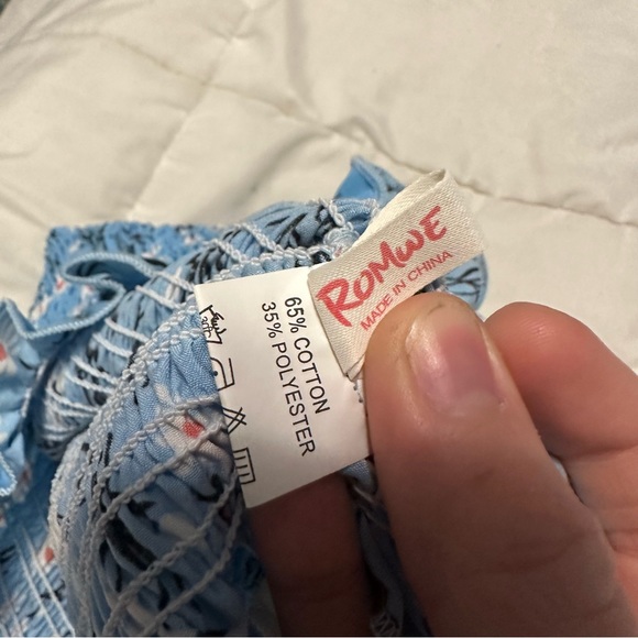 3/$15 | Ruffled Blue Floral tube top - Picture 7 of 7